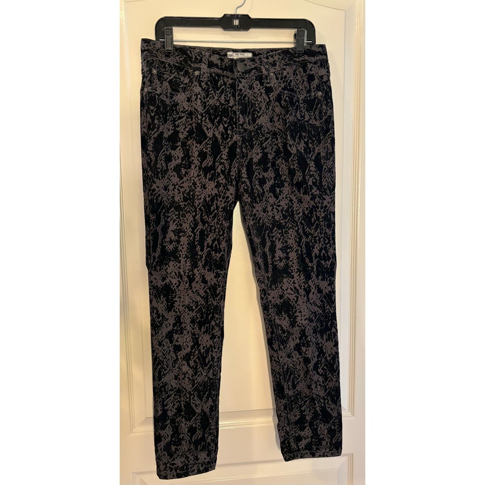 Free People Women’s Black Gray Velvet Snakeskin Print 30 NWOT Jeans